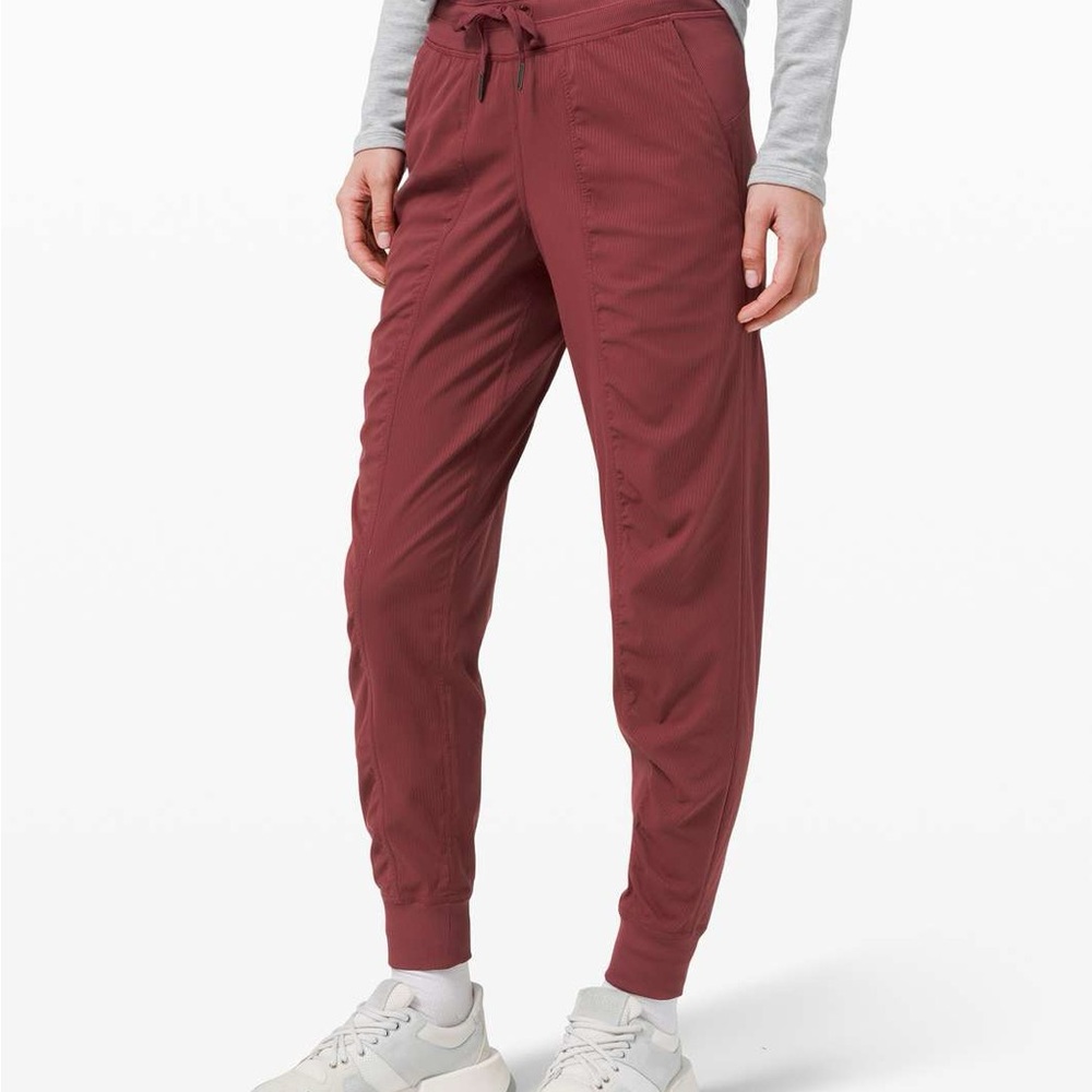 Lululemon dance studio Burgundy Joggers
